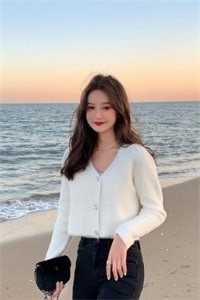 丧尸爆发，我和竹马夹缝生存